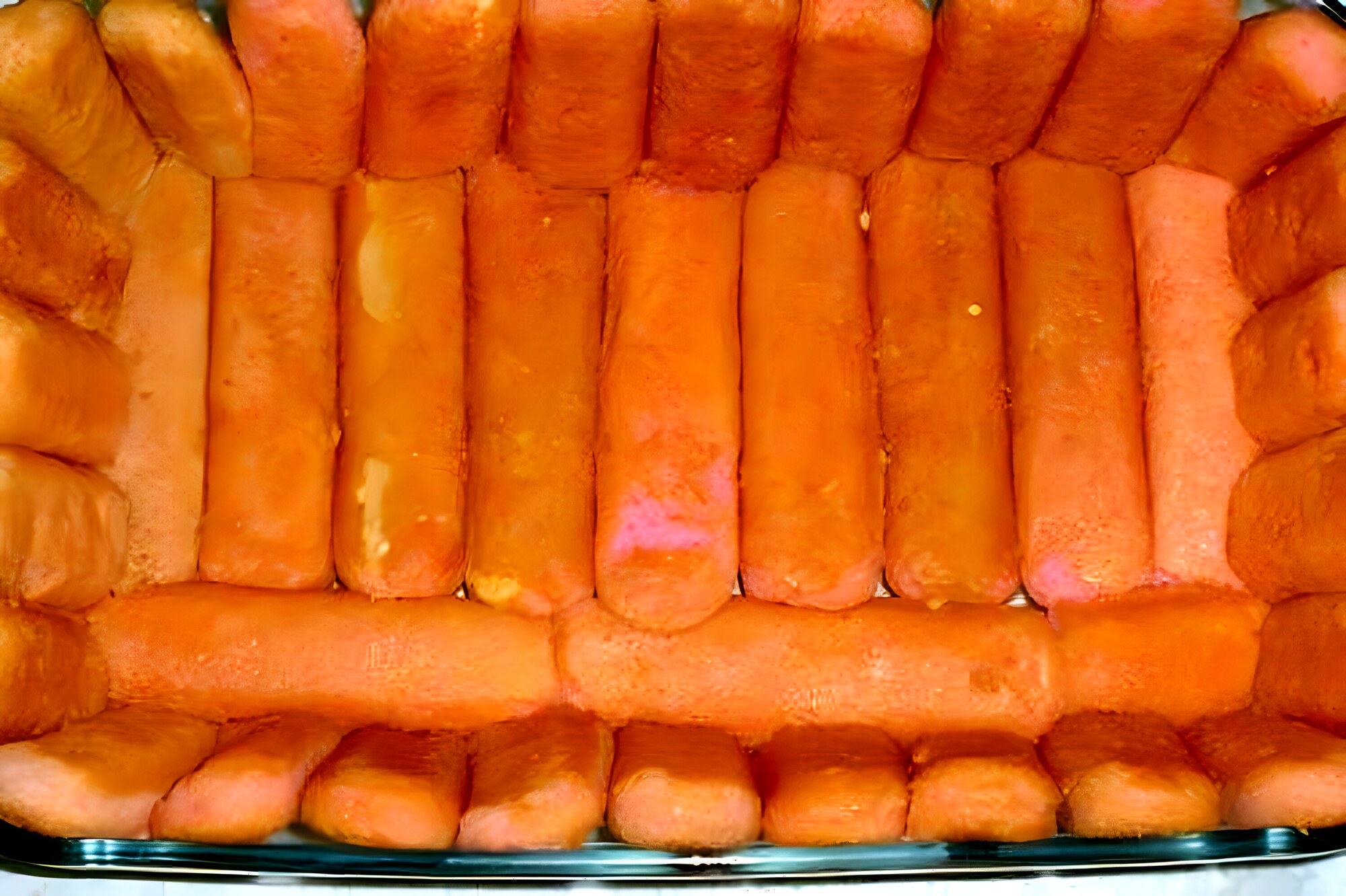 Preparazione zuppa inglese con savoiardi